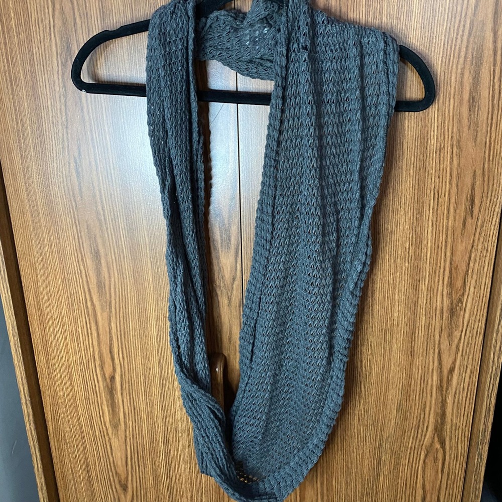 Infinity Scarf Womens OS Gray Open Knit Mesh Lightweight Loop Scarf